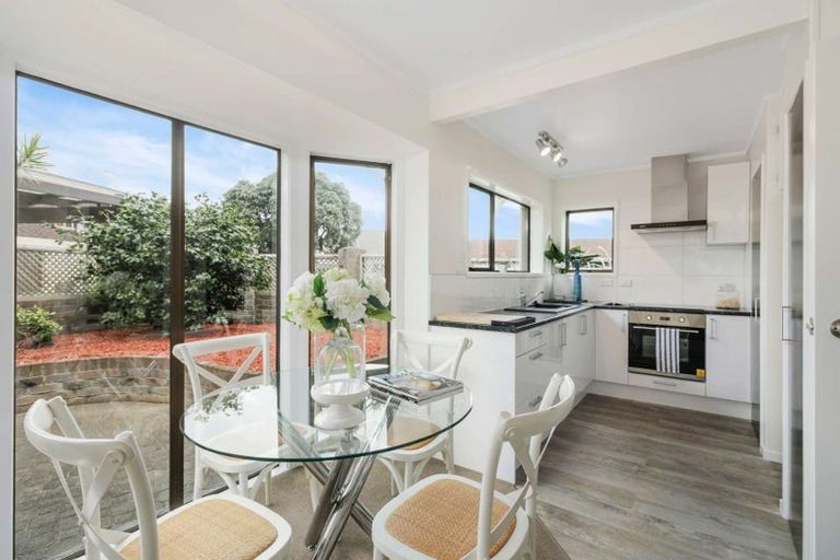 Photo of property in 2/20 Vivian Wilson Drive, Eastern Beach, Auckland, 2012