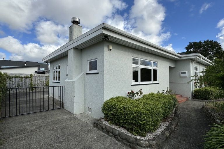 Photo of property in 32 Hardie Street, Hokowhitu, Palmerston North, 4410
