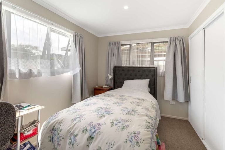 Photo of property in 74 Kennedy Drive, Levin, 5510