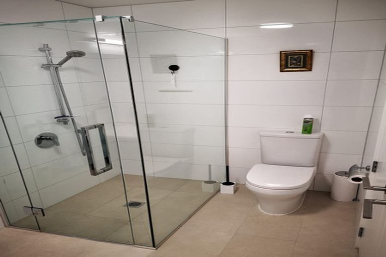 Photo of property in 24 Rewa Rewa Lane, Orewa, 0931