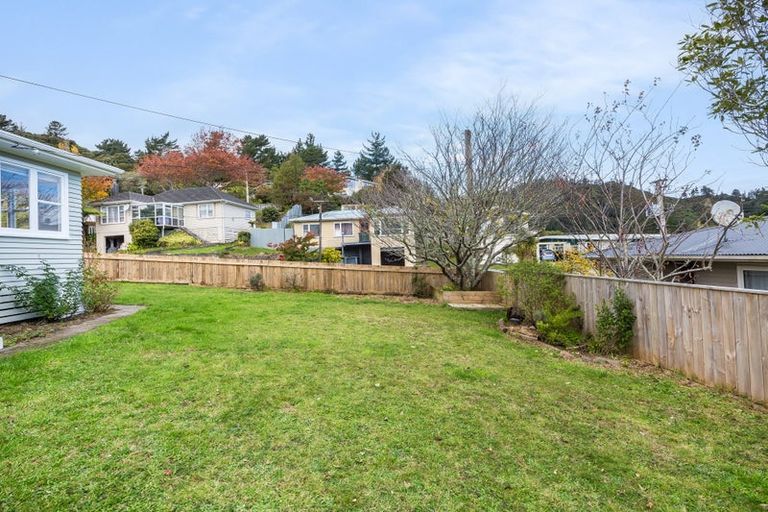 Photo of property in 5 Gawler Grove, Wainuiomata, Lower Hutt, 5014