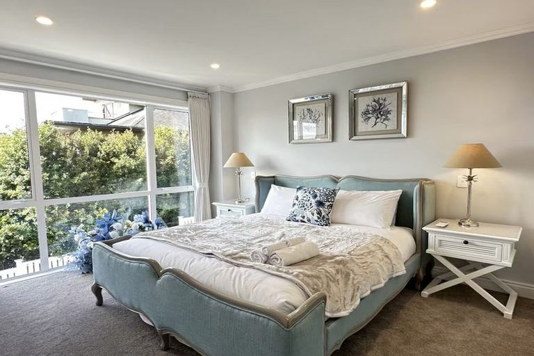 Photo of property in 7b Garadice Road, Rothesay Bay, Auckland, 0630