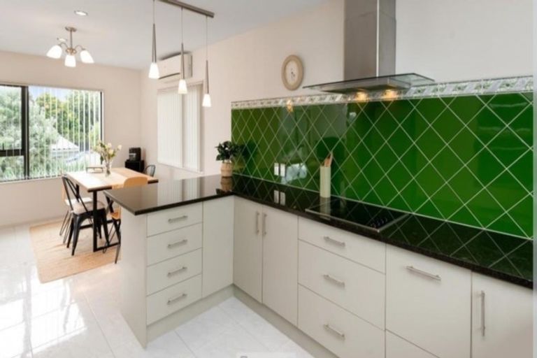 Photo of property in 191a Pakuranga Road, Pakuranga, Auckland, 2010