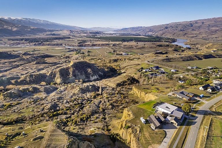 Photo of property in 102 Hall Road, Bannockburn, Cromwell, 9384