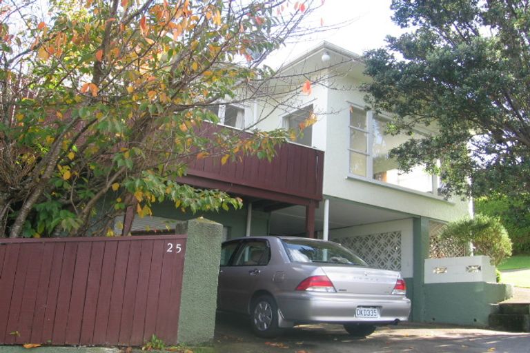Photo of property in 25 Poto Road, Normandale, Lower Hutt, 5010