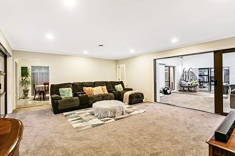 Photo of property in 7 Zenith Place, Conifer Grove, Takanini, 2112