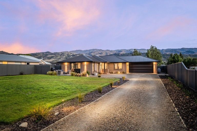 Photo of property in 78 Stratford Drive, Mount Pisa, Cromwell, 9383