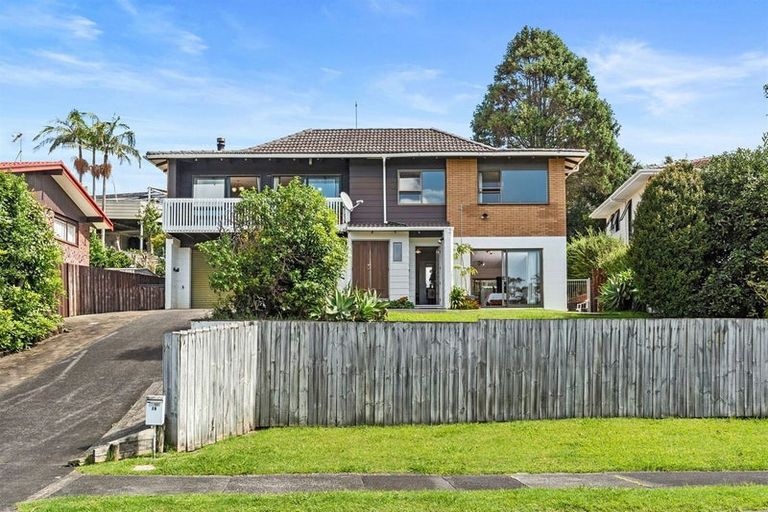 Photo of property in 28 Stapleford Crescent, Browns Bay, Auckland, 0630