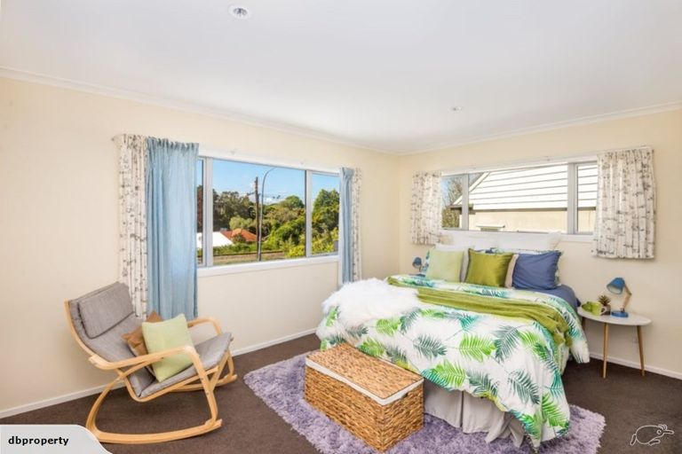 Photo of property in 43 Burma Road, Khandallah, Wellington, 6035