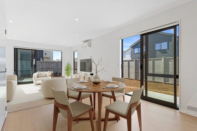 Photo of property in 34 Viridian Avenue, Rosehill, Papakura, 2113