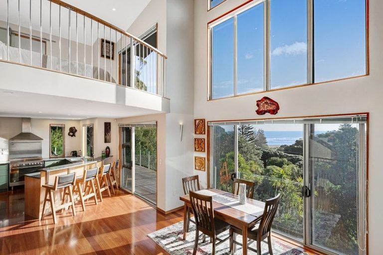 Photo of property in 10 Waitea Road, Muriwai, Waimauku, 0881