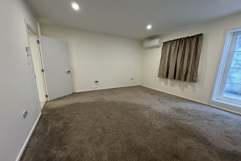 Photo of property in 1/14 Chequers Avenue, Glenfield, Auckland, 0629