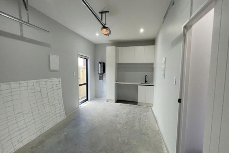 Property details for 65c White Swan Road, Mount Roskill, Auckland, 1041