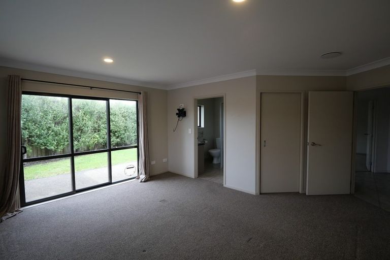 Photo of property in 27 Greig Place, Pukekohe, 2120