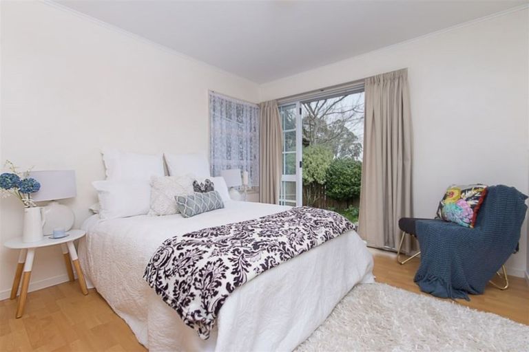 Photo of property in 36 Hobart Crescent, Wattle Downs, Auckland, 2103