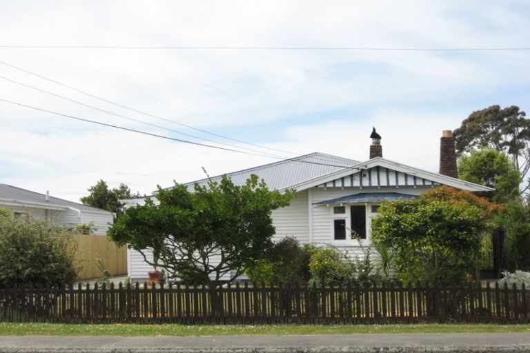 Photo of property in 27 Dampier Street, Woolston, Christchurch, 8023