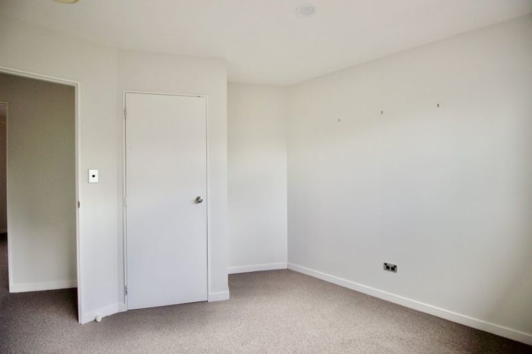 Photo of property in 88 Lantana Road, Green Bay, Auckland, 0604