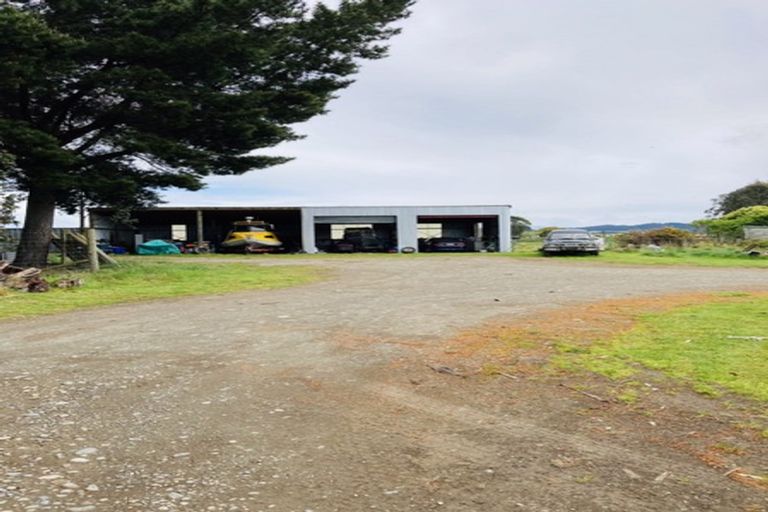 Photo of property in 61 Half Mile Road, Tuatapere, 9620