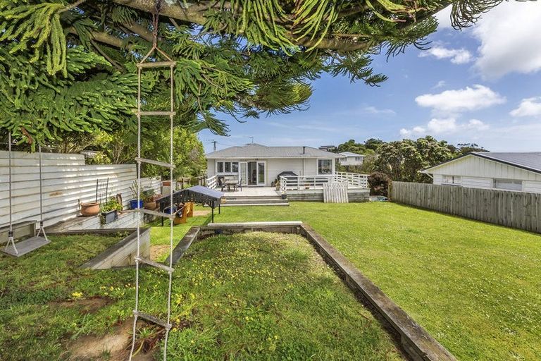 Photo of property in 29 Tirowhanga Road, Paremata, Porirua, 5024