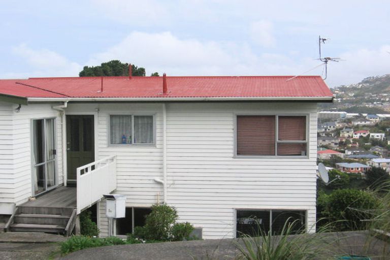 Photo of property in 5b Anzia Way, Johnsonville, Wellington, 6037