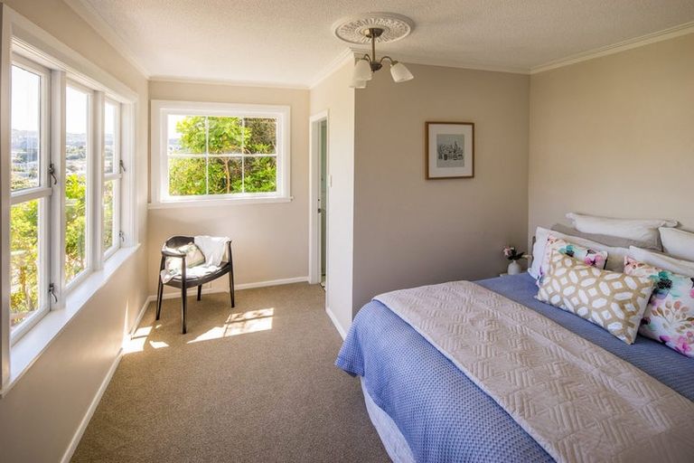 Photo of property in 25 Ashleigh Crescent, Miramar, Wellington, 6022