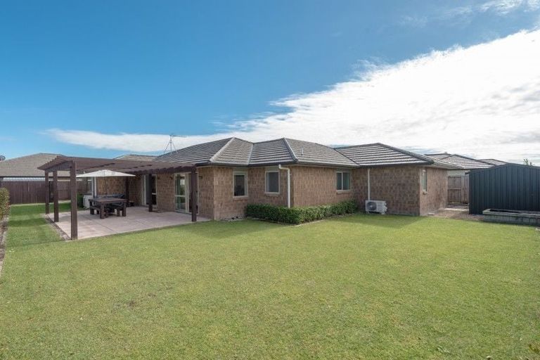 Photo of property in 11 Piwakawaka Court, Rototuna North, Hamilton, 3210