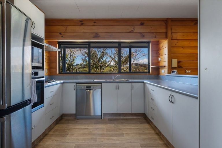 Photo of property in 33 Cable Bay Block Road, Cable Bay, 0420