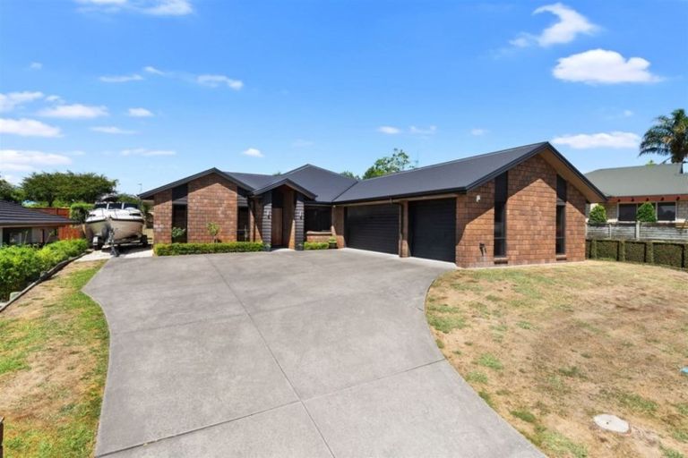 Photo of property in 10 Holmwood Park Drive, Morrinsville, 3300