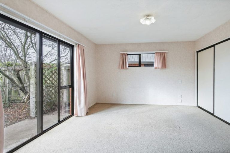 Photo of property in 2/280b Sawyers Arms Road, Bishopdale, Christchurch, 8053