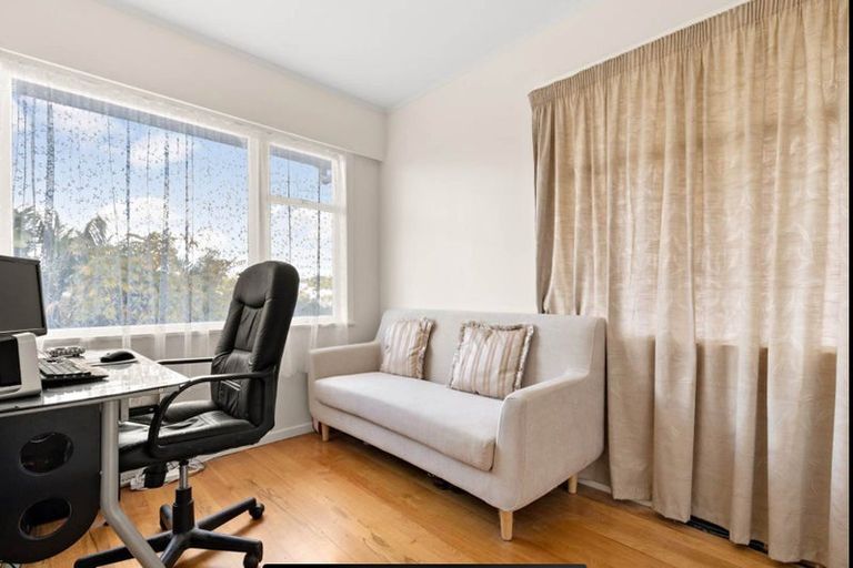 Photo of property in 1/14 Chequers Avenue, Glenfield, Auckland, 0629