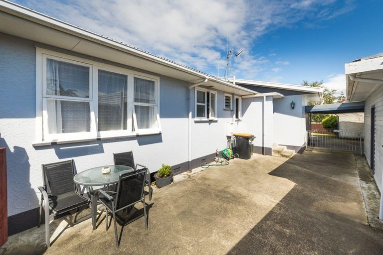 Photo of property in 17 Tararua Terrace, Cloverlea, Palmerston North, 4412