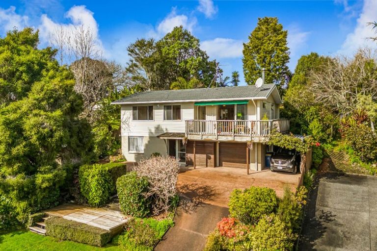 Photo of property in 22 Opanuku Road, Henderson Valley, Auckland, 0612