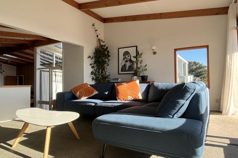 Photo of property in 69 Potter Avenue, Northcote, Auckland, 0627