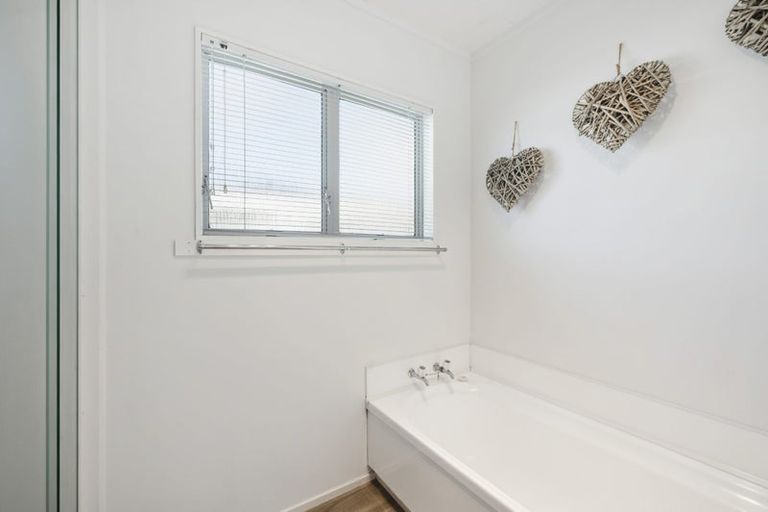 Photo of property in 15a Augustus Earle Place, Pukehangi, Rotorua, 3015