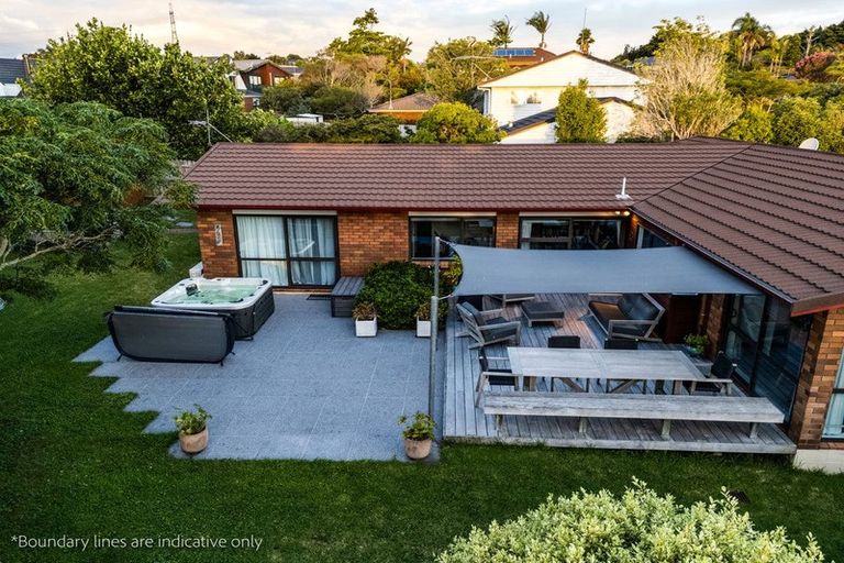 Photo of property in 8 Kuripaka Crescent, The Gardens, Auckland, 2105