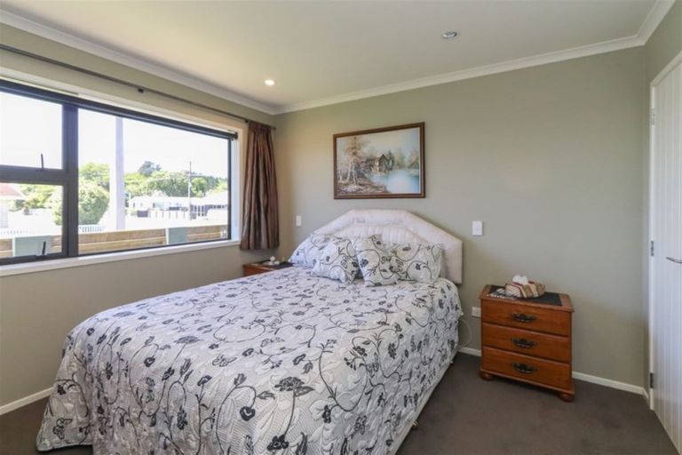 Photo of property in 16 Brookes Street, Inglewood, 4330