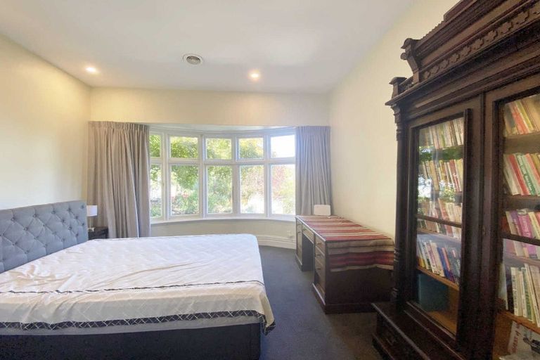 Photo of property in 31 Dyers Pass Road, Cashmere, Christchurch, 8022