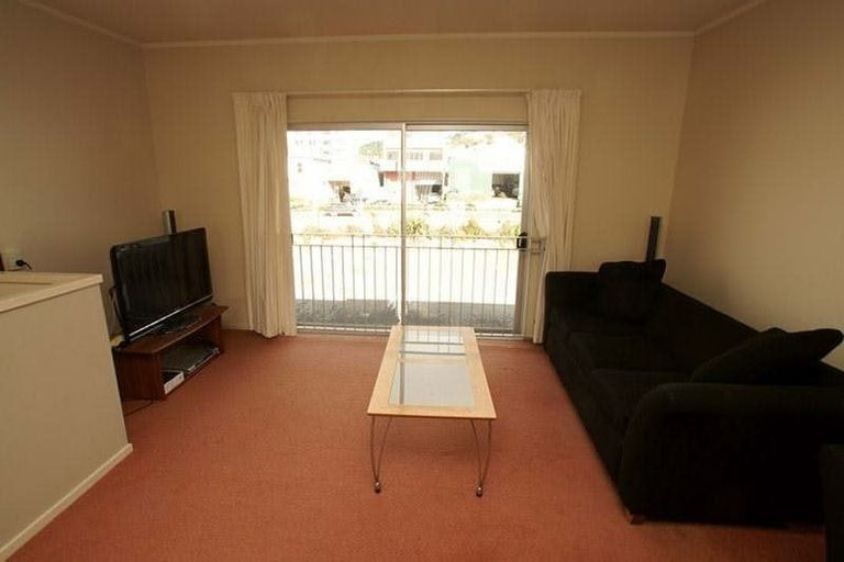 Photo of property in 8/3 Kelvin Grove, Te Aro, Wellington, 6011
