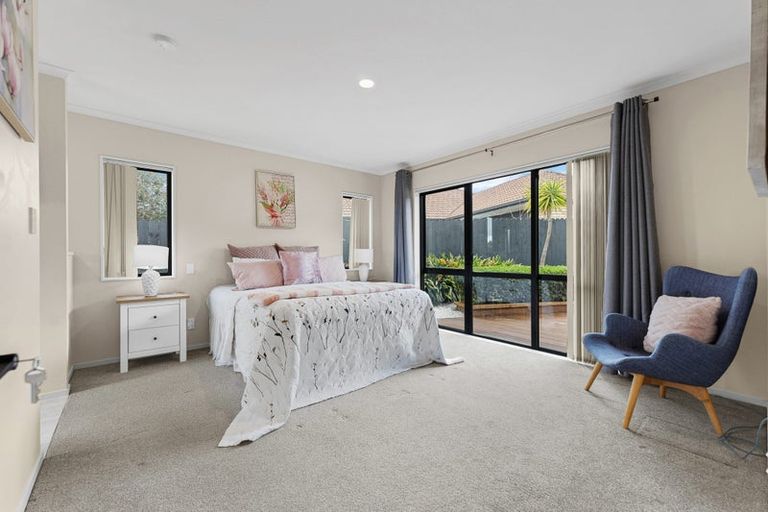 Photo of property in 8 Bokeen Lane, Flat Bush, Auckland, 2019