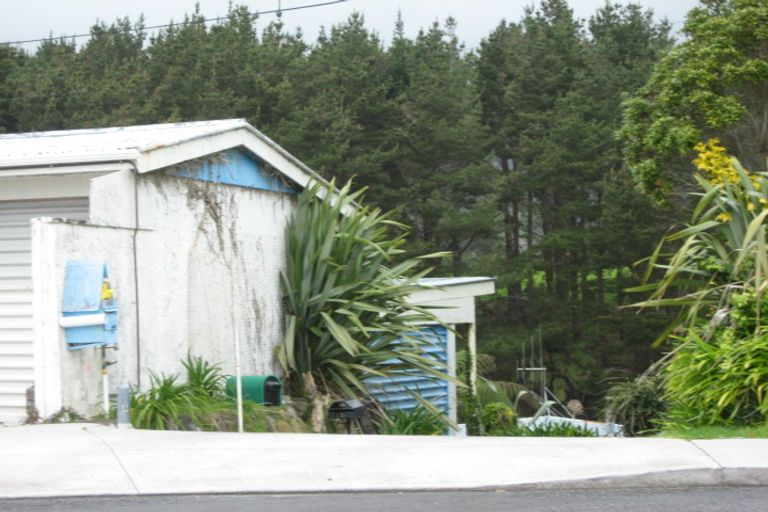 Photo of property in 15 Linda Street, Oakura, 4314