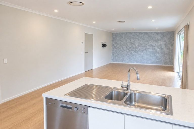 Photo of property in 8 Shearwater Lane, Whitby, Porirua, 5024