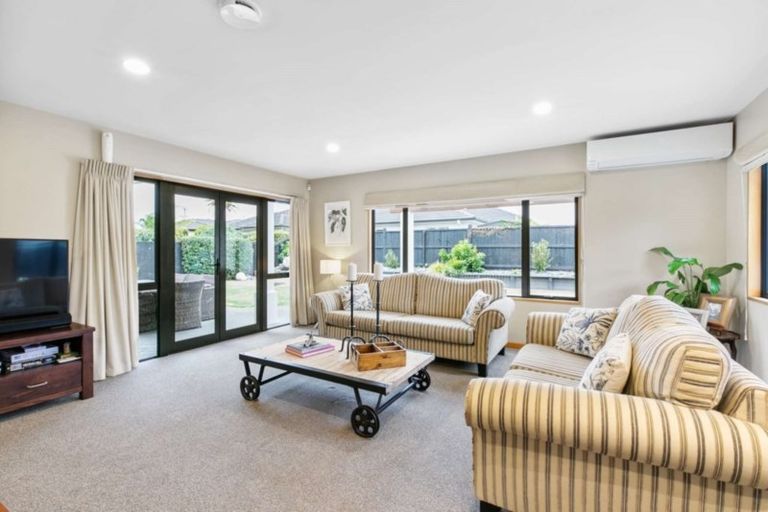 Photo of property in 82 Beachwater Drive, Papamoa Beach, Papamoa, 3118