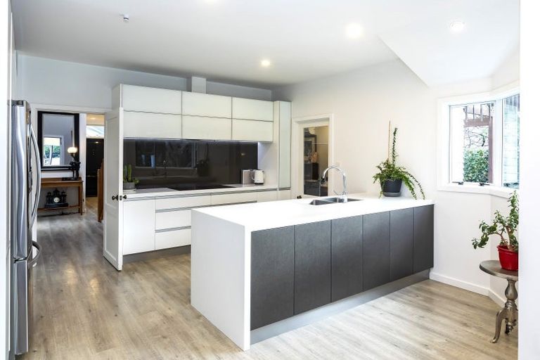 Photo of property in 36 Jacksons Road, Merivale, Christchurch, 8014