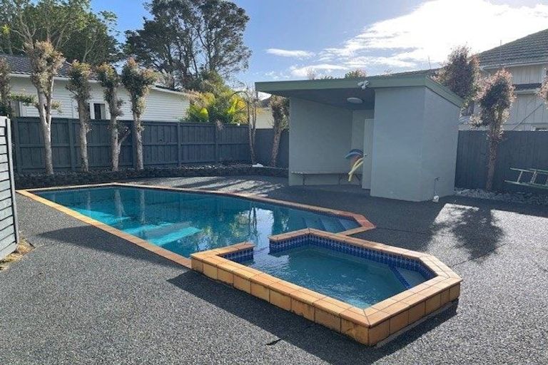 Photo of property in 11/1 Hillcrest Avenue, Hillcrest, Auckland, 0627