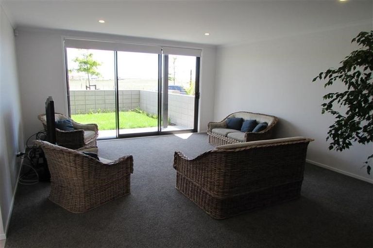 Photo of property in 28 Te Oneroa Way, Long Bay, Auckland, 0630