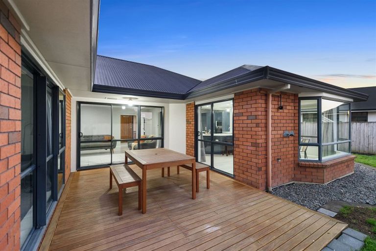 Photo of property in 40a Cairns Crescent, Rototuna, Hamilton, 3210