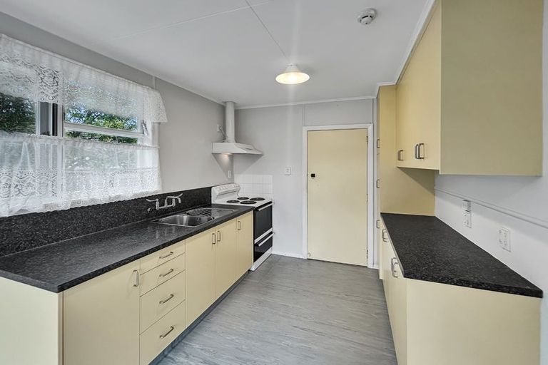 Photo of property in 35 Coventry Street, Highbury, Palmerston North, 4412