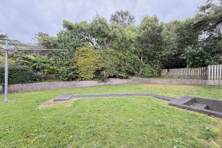 Photo of property in 31 Kahikatea Grove, Paparangi, Wellington, 6037