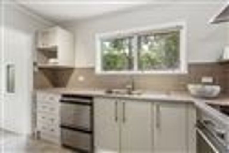 Photo of property in 2/20 Flavia Close, Torbay, Auckland, 0630