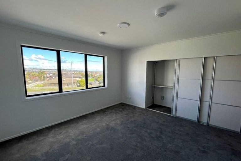 Photo of property in 4/11 Carlos Drive, Flat Bush, Auckland, 2016